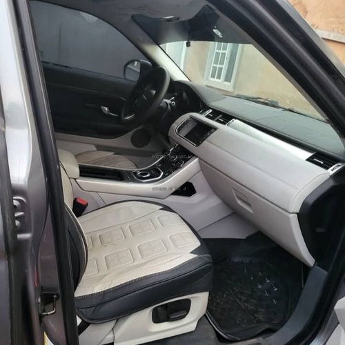 Range Rover Evoque 2015 4plug for Sale in Lagos