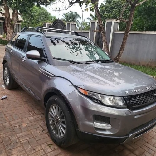 Range Rover Evoque 2015 4plug for Sale in Lagos