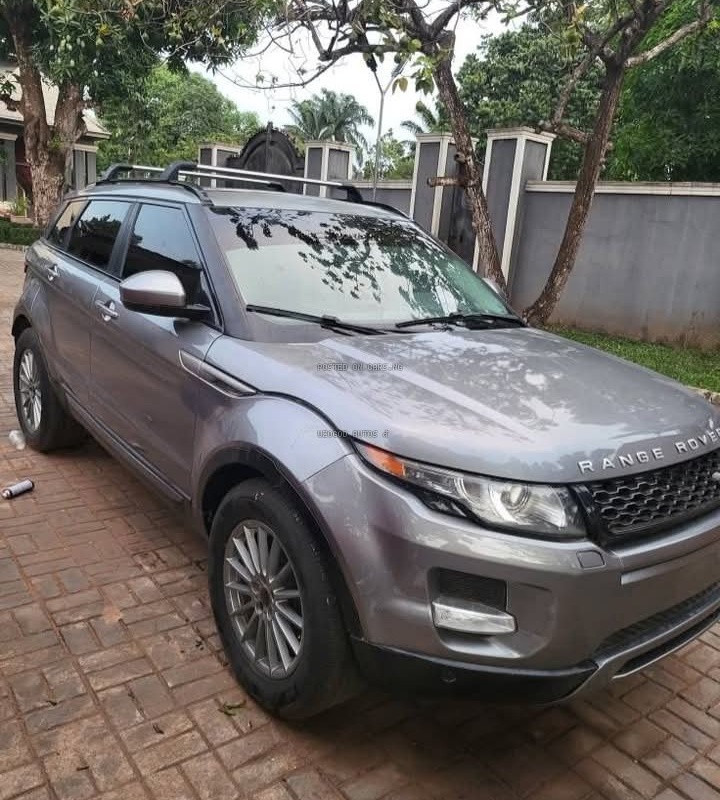 Range Rover Evoque 2015 4plug for Sale in Lagos image