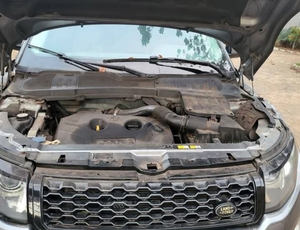 Range Rover Evoque 2015 4plug for Sale in Lagos