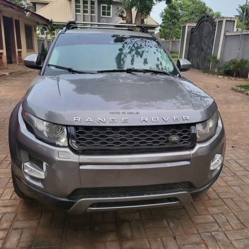 Range Rover Evoque 2015 4plug for Sale in Lagos