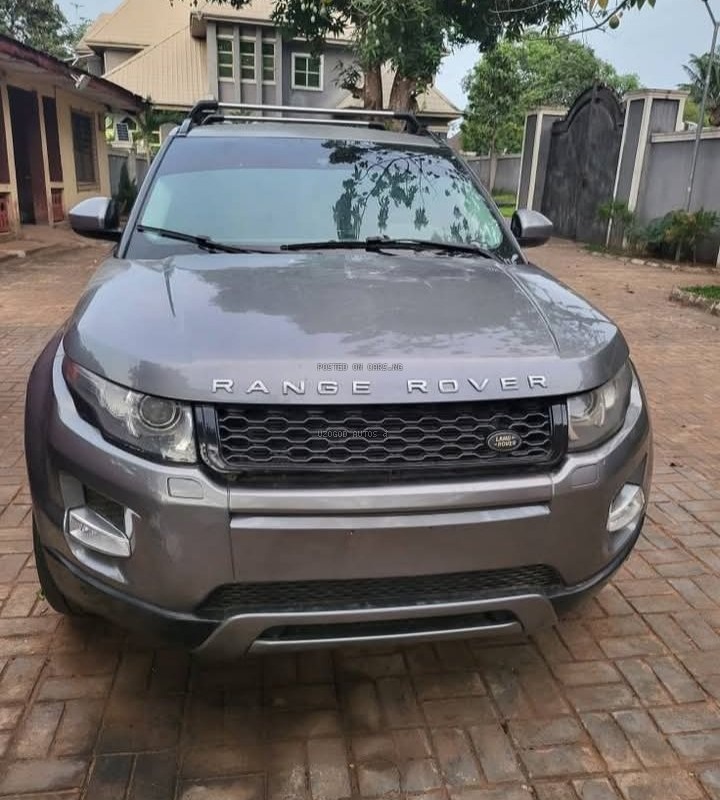 Range Rover Evoque 2015 4plug for Sale in Lagos image