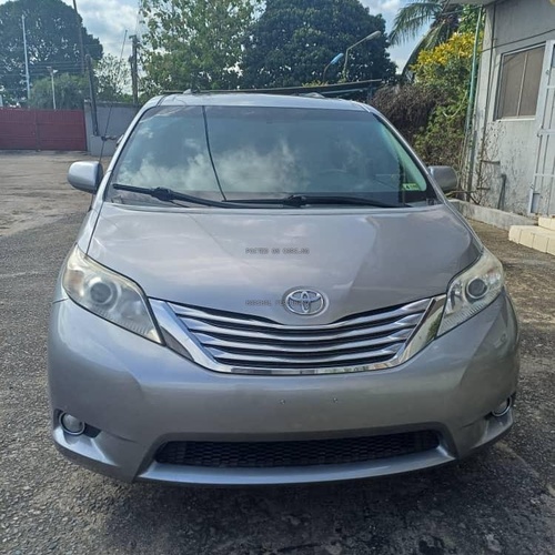Foreign Used Toyota Sienna 2015 for Sale In Abuja