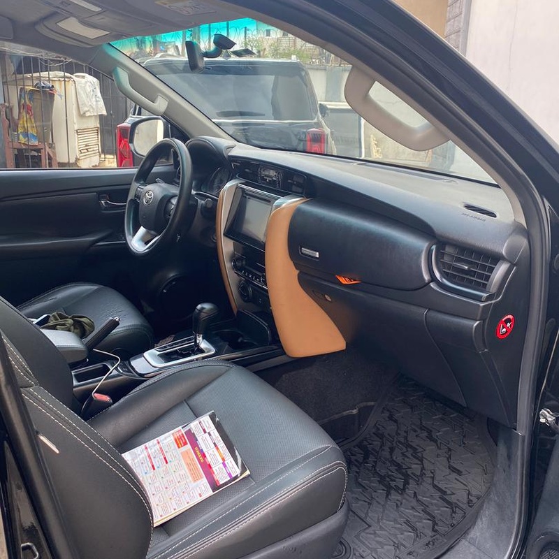 Clean Toyota Fortuner 2017 for Sale in Yaba Lagos image