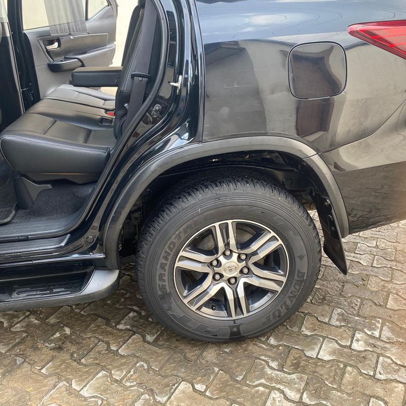 Clean Toyota Fortuner 2017 for Sale in Yaba Lagos image