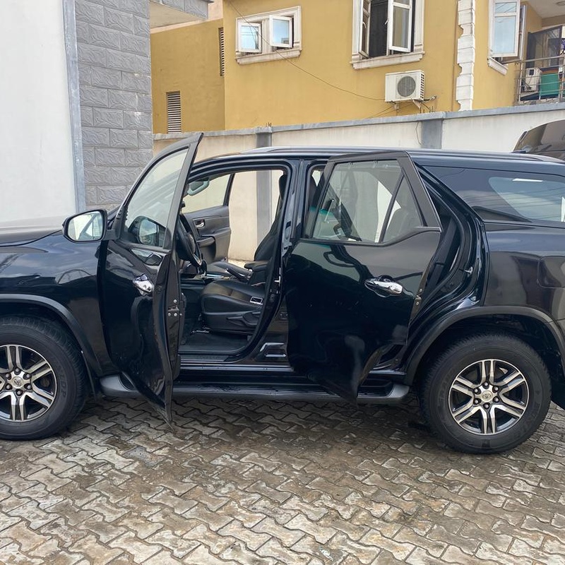 Clean Toyota Fortuner 2017 for Sale in Yaba Lagos image