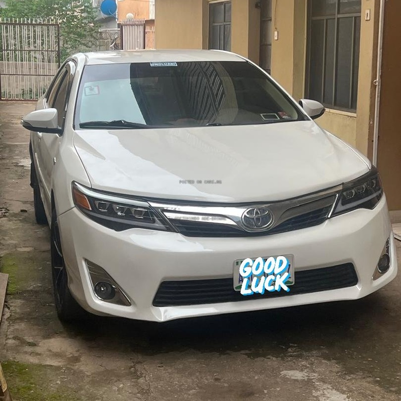 2014 Toyota Camry Hybrid for Sale In Lagos image