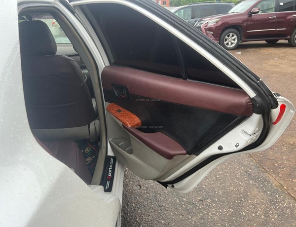 2014 Toyota Camry Hybrid for Sale In Lagos