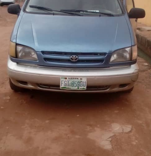 Toyota Sienna 1999 for Sale In Lagos
