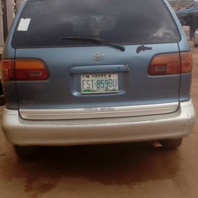 Toyota Sienna 1999 for Sale In Lagos