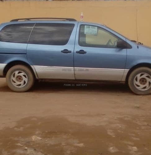 Toyota Sienna 1999 for Sale In Lagos