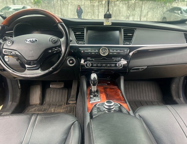 Foreign Used 2015 Kia K900 for Sale In Lagos