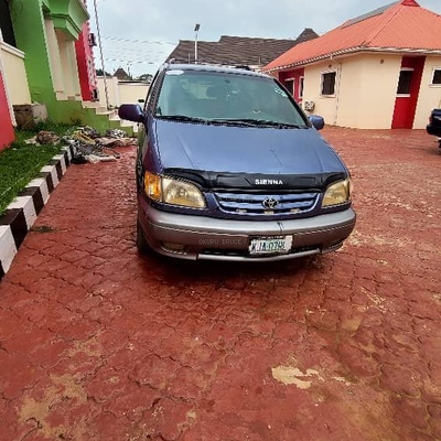 Toyota Sienna 2002 for Sale In Sagamu Ogun state