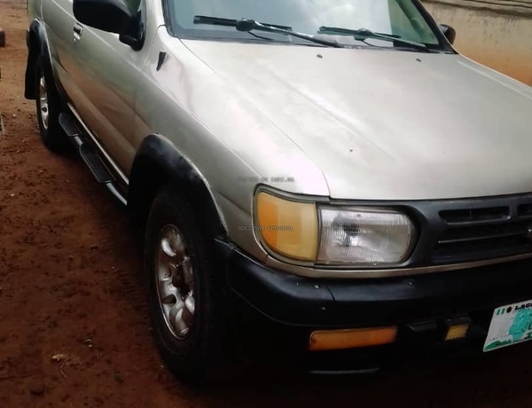 Nissan Pathfinder 1997 for Sale in Ogijo Ogun- State.