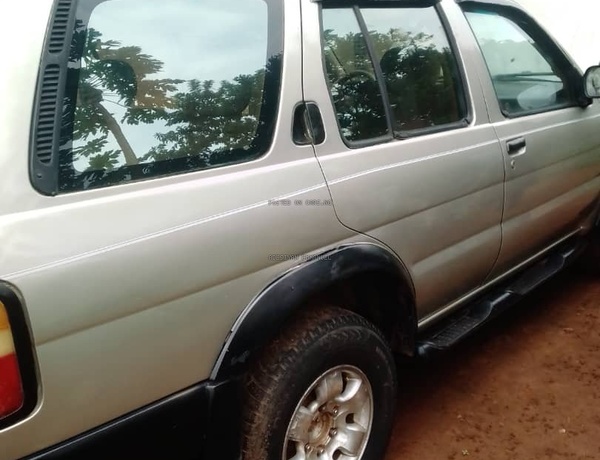 Nissan Pathfinder 1997 for Sale in Ogijo Ogun- State.