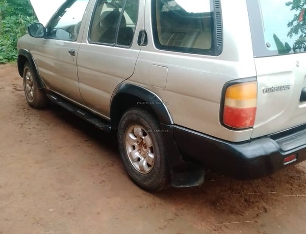 Nissan Pathfinder 1997 for Sale in Ogijo Ogun- State.