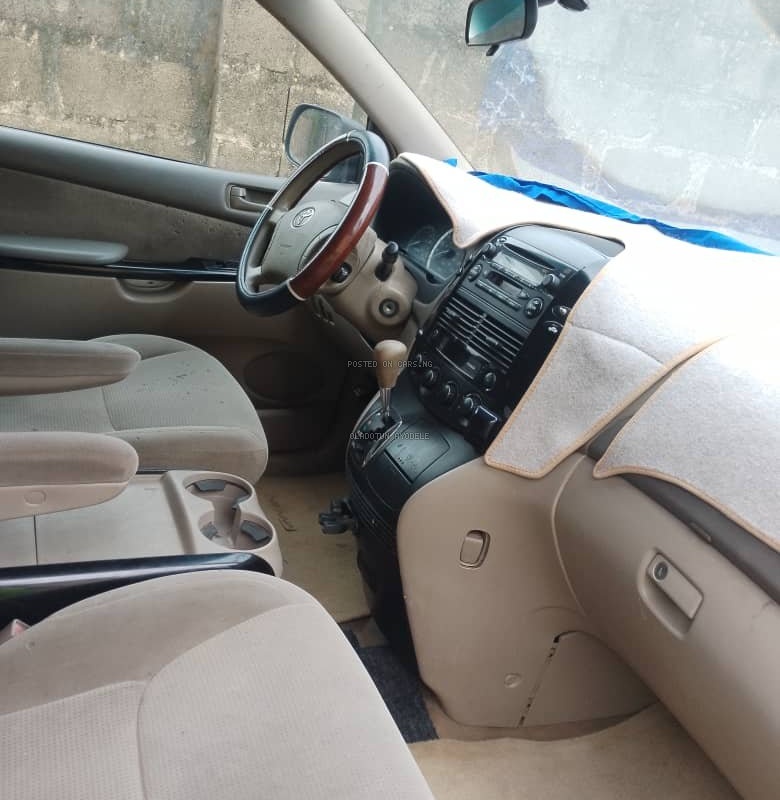 2007 Toyota Sienna for Sale In Abeokuta Ogun State image