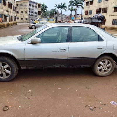 Toyota Camry Tinny light 2001 for Sale In ikeja Lagos