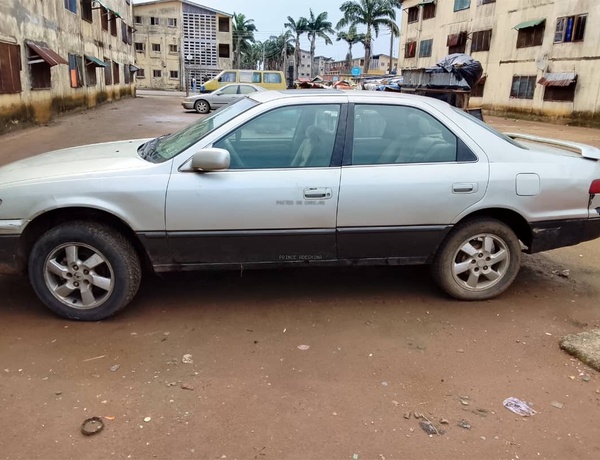 Toyota Camry Tinny light 2001 for Sale In ikeja Lagos