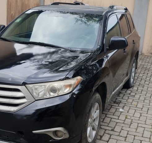 Toyota Highlander 2013  for sale in Lagos