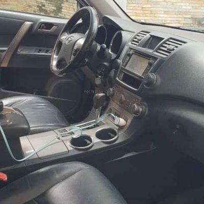 Toyota Highlander 2013  for sale in Lagos