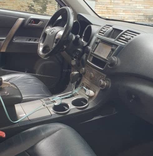 Toyota Highlander 2013  for sale in Lagos