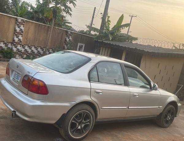 Honda Civic 2000 for Sale In Lagos