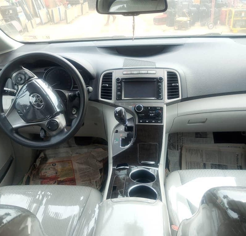 2013 4 plugs Toyota Venza for Sale In Edo image