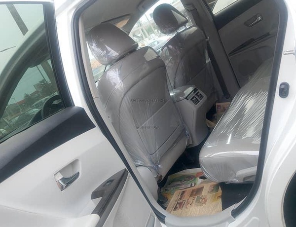2013 4 plugs Toyota Venza for Sale In Edo