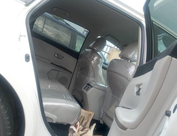 2013 4 plugs Toyota Venza for Sale In Edo