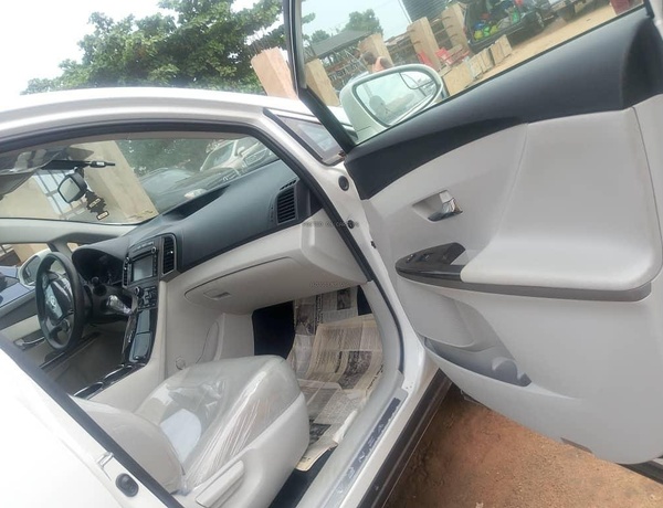 2013 4 plugs Toyota Venza for Sale In Edo