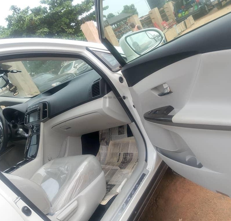 2013 4 plugs Toyota Venza for Sale In Edo image