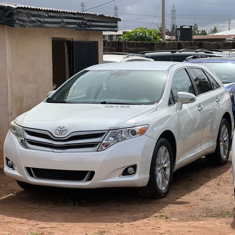 2013 4 plugs Toyota Venza for Sale In Edo image
