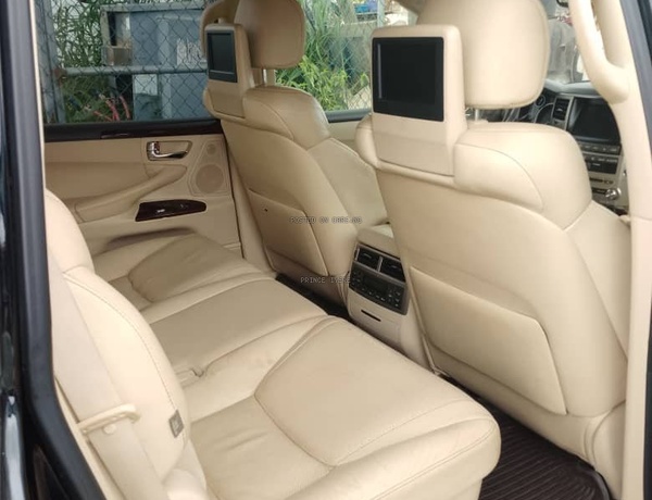 2015 upgraded to 2020 Lexus LX 570 for Sale In Lagos