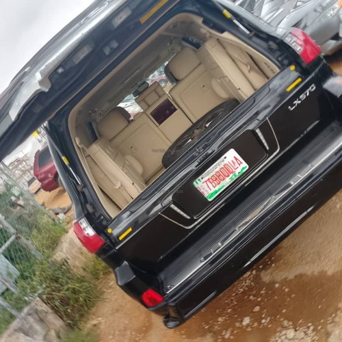 2015 upgraded to 2020 Lexus LX 570 for Sale In Lagos
