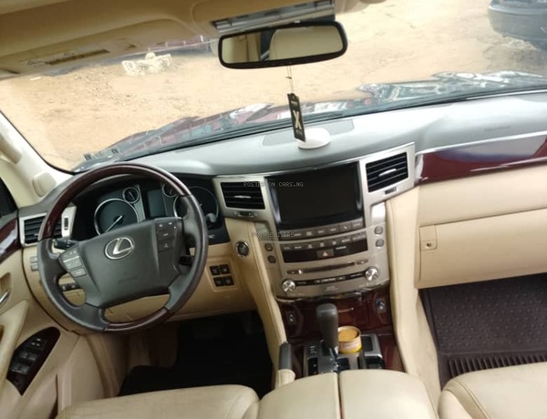 2015 upgraded to 2020 Lexus LX 570 for Sale In Lagos