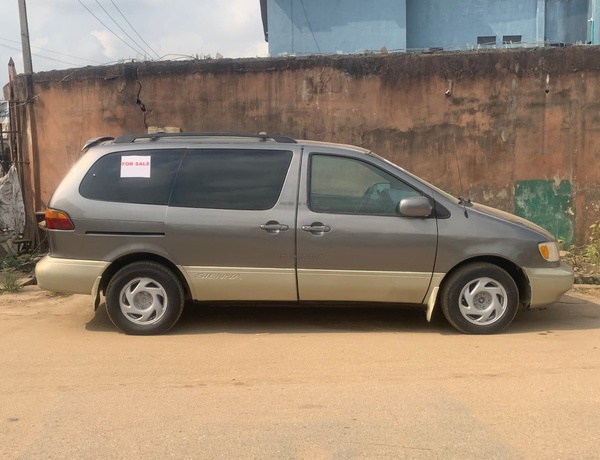 2002 Toyota Sienna For Sale In Lagos