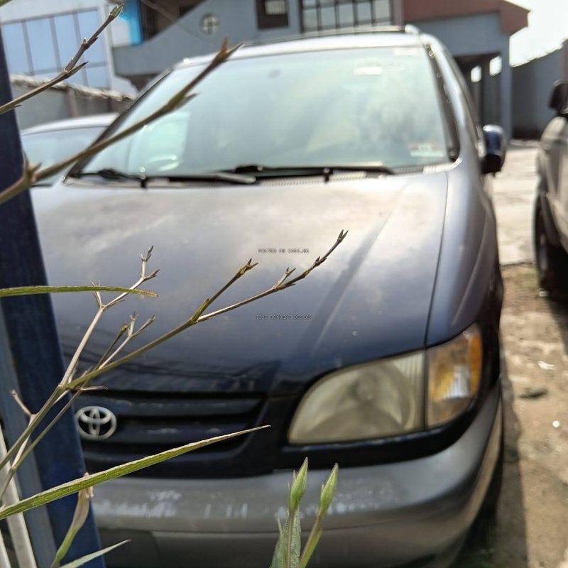 Foreign Used 2002 Toyota Sienna for Sale In Lagos image