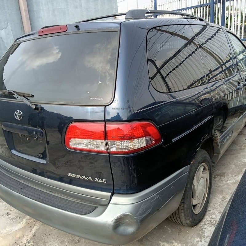 Foreign Used 2002 Toyota Sienna for Sale In Lagos image