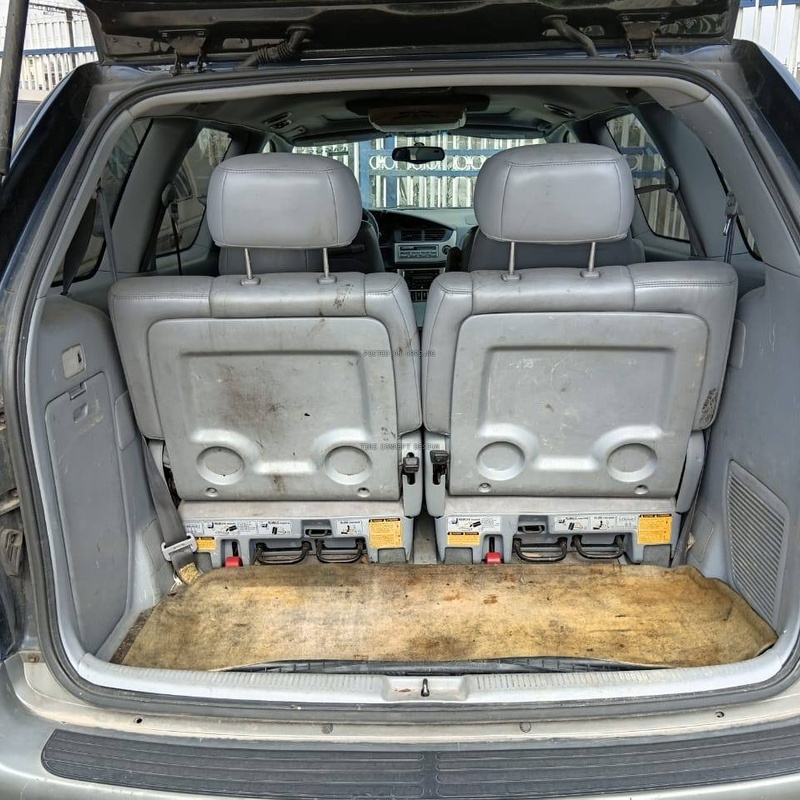 Foreign Used 2002 Toyota Sienna for Sale In Lagos image