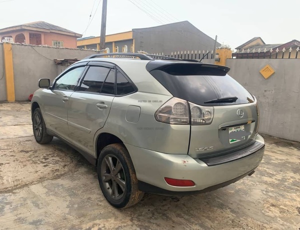 Nigeria Used  Lexus RX400h 2006 for Sale In Lagos