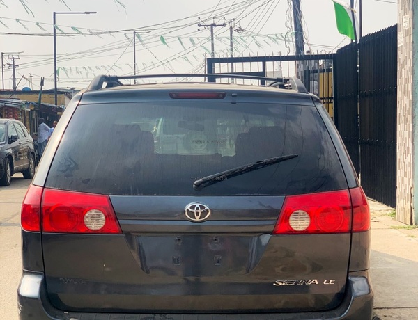 2006 Toyota Sienna for Sale In Lagos