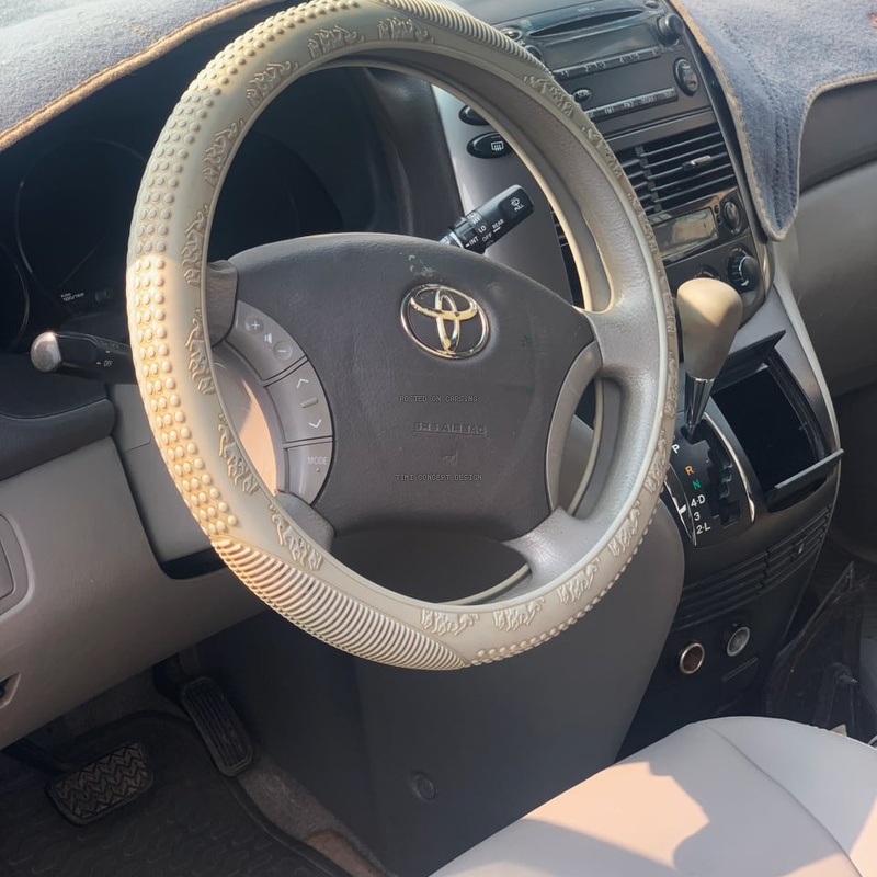 2006 Toyota Sienna for Sale In Lagos image