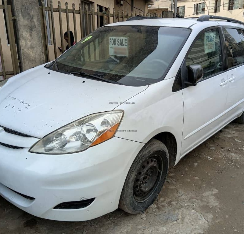 2009 Toyota Sienna LE for Sale In Lagos image