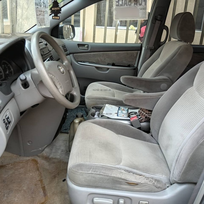 2009 Toyota Sienna LE for Sale In Lagos image