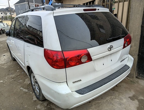 2009 Toyota Sienna LE for Sale In Lagos