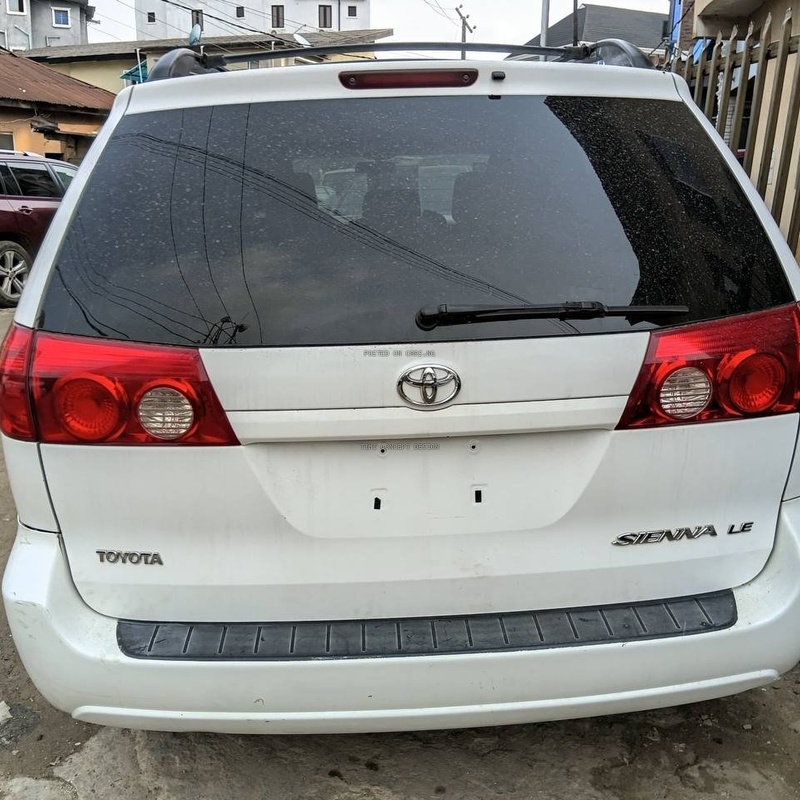 2009 Toyota Sienna LE for Sale In Lagos image