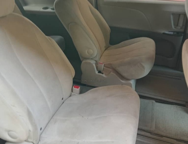 2012 Toyota sienna in nigeria