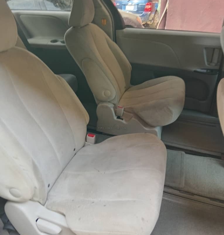 2012 Toyota sienna in nigeria image