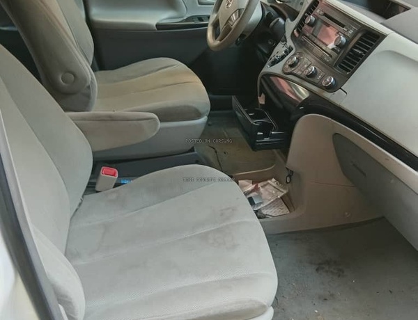 2012 Toyota sienna in nigeria